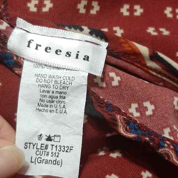 Freesia aztec print tie neck top in size large. Brick Red - Picture 5 of 5